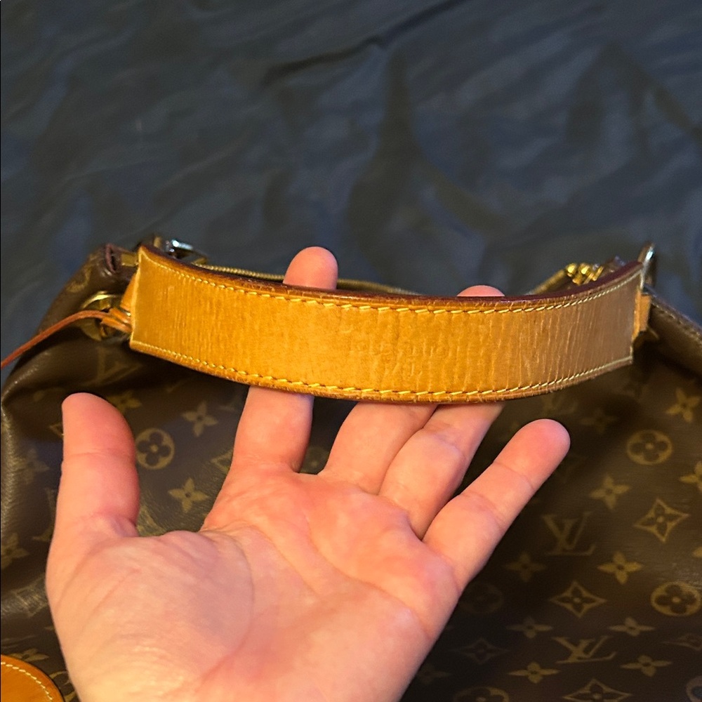 Louis Vuitton Brown Monogram Shoulder Bag - Picture 5 of 15